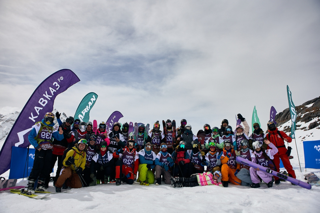 На Эльбрусе проходит этап международного турнира Freeride World Qualifier 3