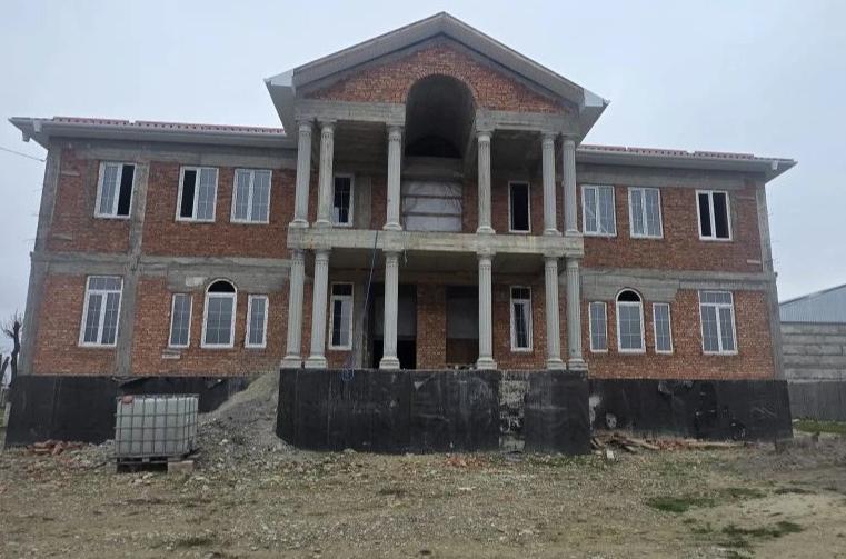 В Псыхурее продолжается строительство Дома культуры