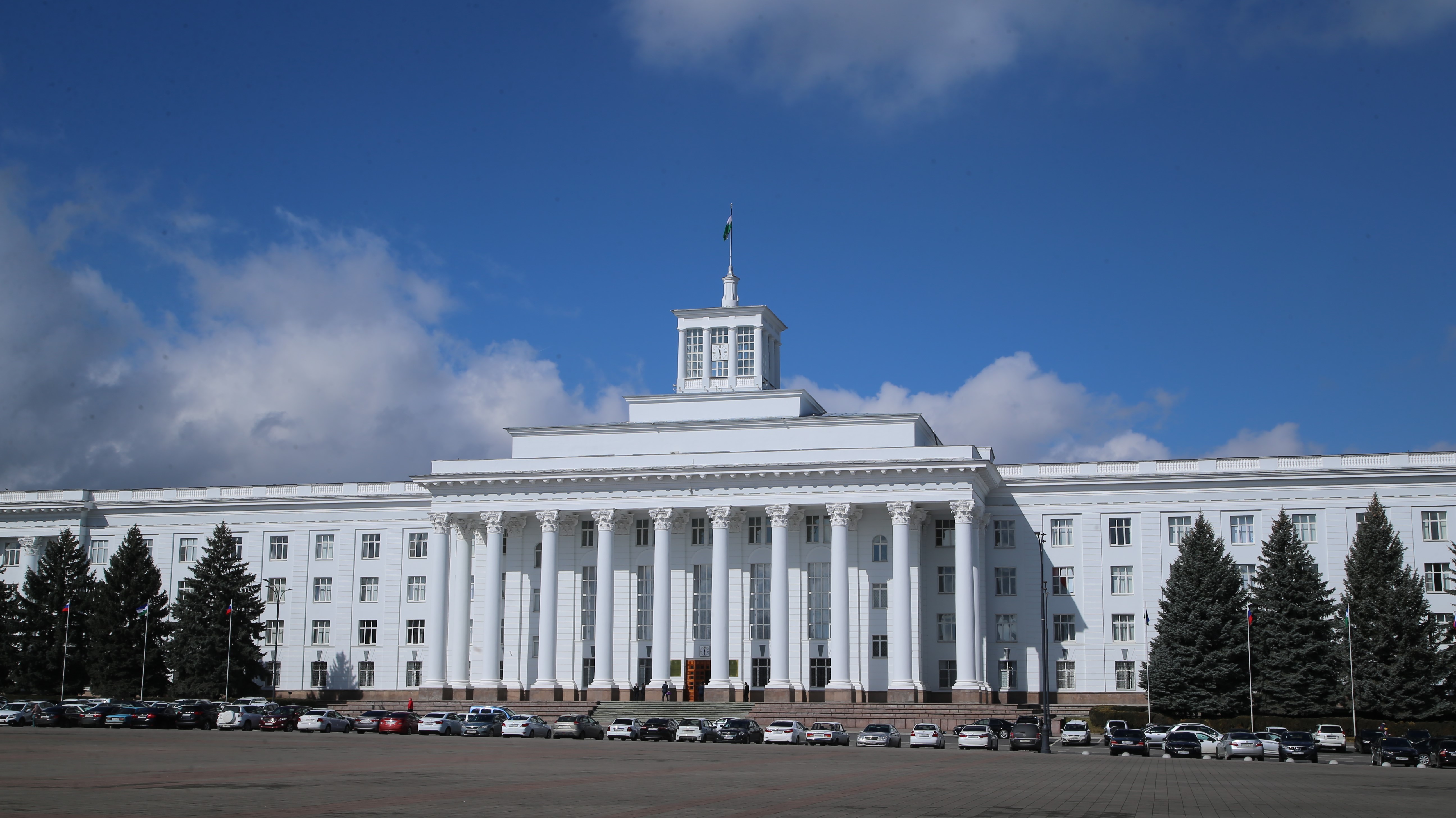 За значительный вклад в развитие дорожной отрасли республики присвоены почетные звания