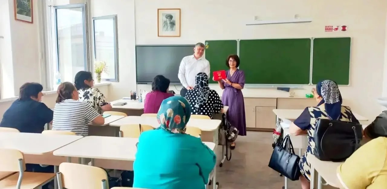 Учителя родных языков Кабардино-Балкарии освоили навыки применения искусственного интеллекта в педагогической деятельности 
