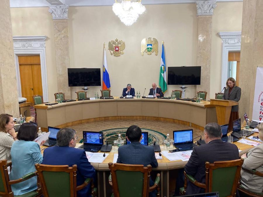 Марат Хубиев провел заседание комиссии по регулированию социально-трудовых отношений