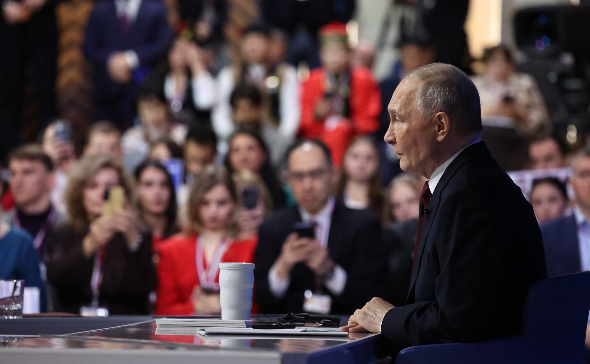 Начались «Итоги года с Владимиром Путиным»