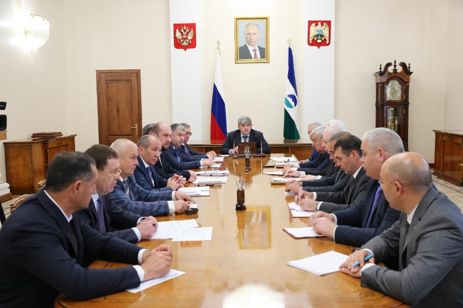 Казбек Коков провел совещание по итогам доклада у Президента России   