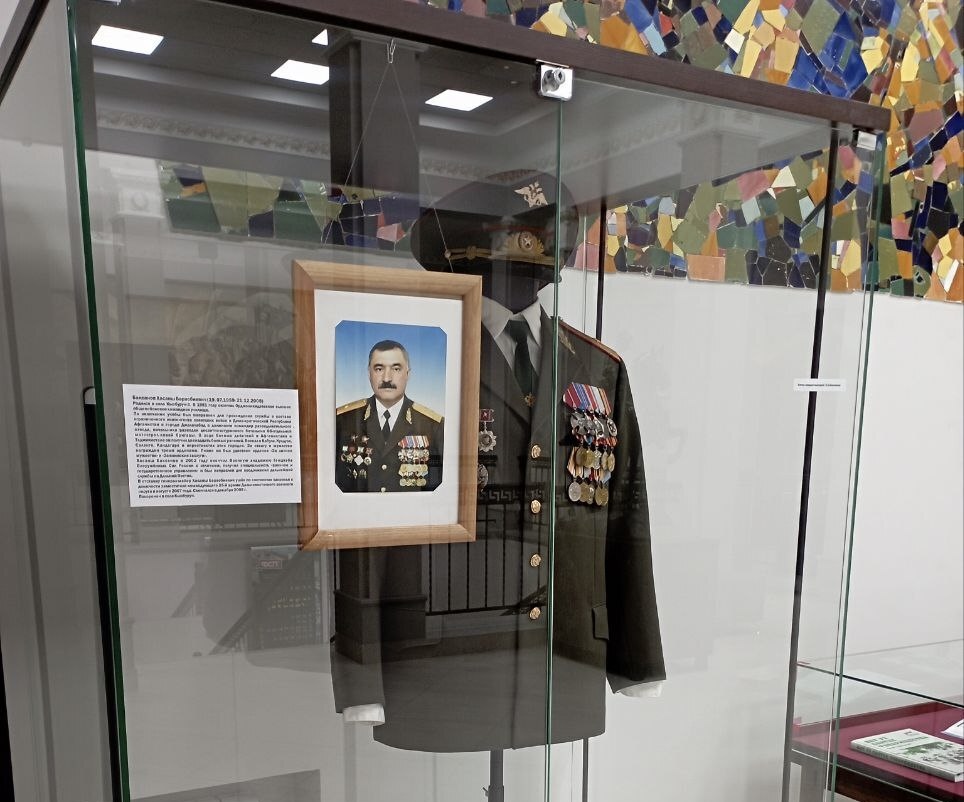 В Нальчике открыли выставку памяти генерал-майора Хасанша Баксанова и полковника Кадира Шогенова