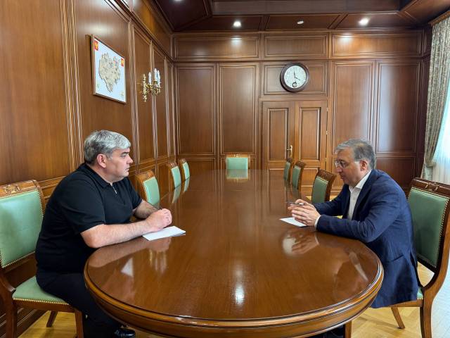 Глава КБР Казбек Коков обсудил с Председателем Правительства республики Алием Мусуковым первоочередные задачи Оперативного штаба по ЧС в Тырныаузе