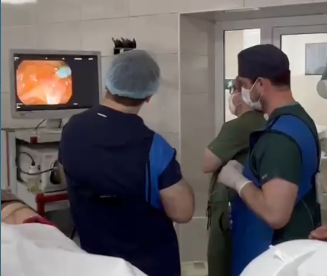 В КБР впервые провели эндоскопическую операцию ребенку с редкой патологией