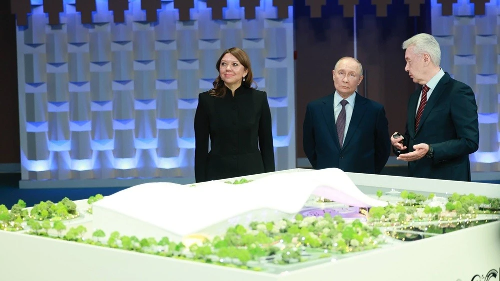 Наталья Виртуозова рассказала Владимиру Путину о филиалах НЦ «Россия» в субъектах страны