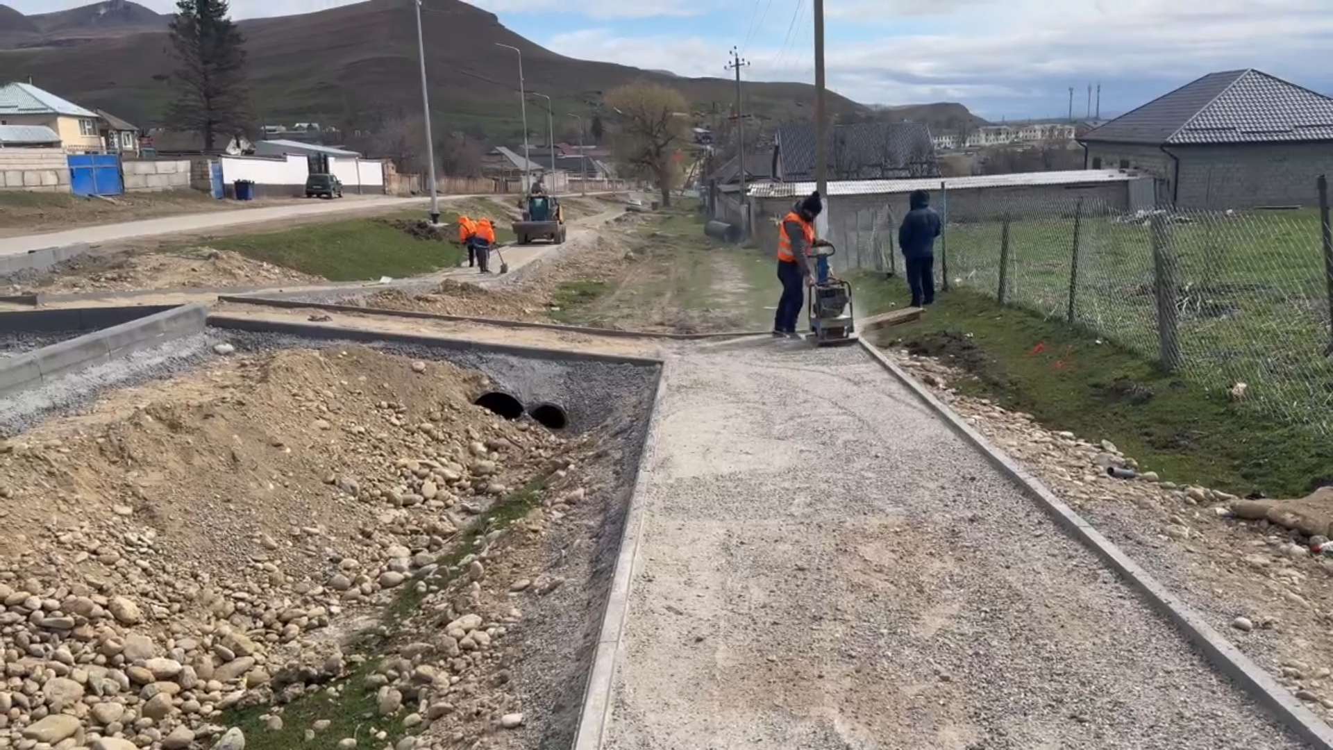 В Кичмалке обновляют центральную улицу