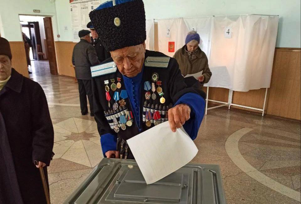 В Майском районе проголосовали члены казачьего общества