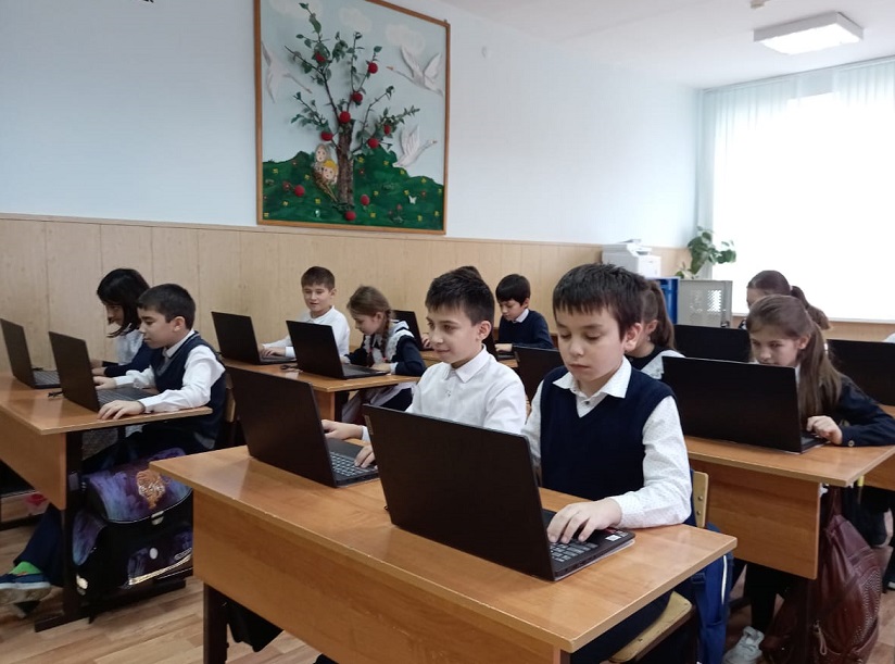 Компьютерные классы в семи сельских школах Зольского района оснастят современным оборудованием