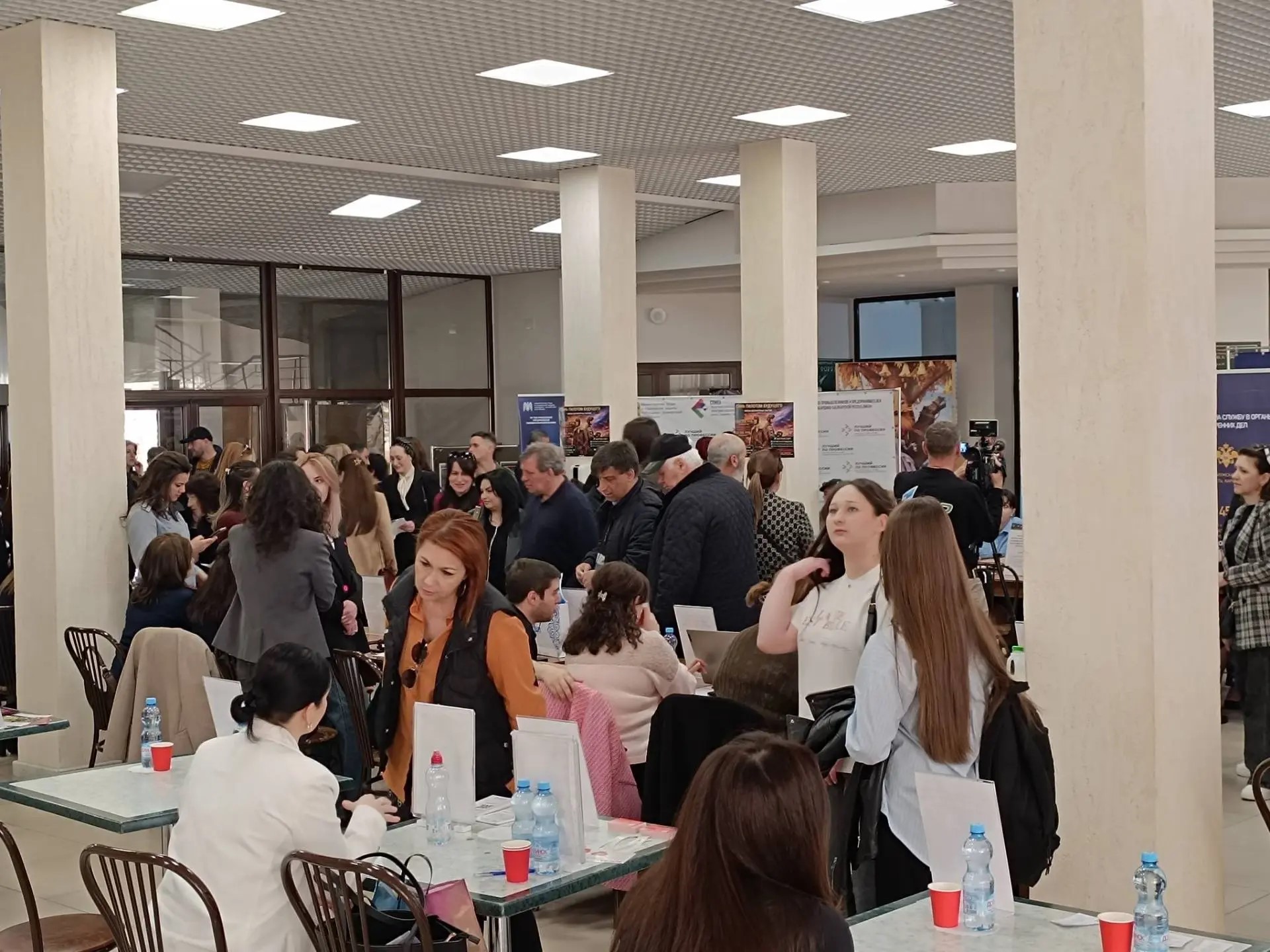 Более 2,5 тысячи вакансий представили работодатели Кабардино-Балкарии на ярмарке «Работа России. Время возможностей»